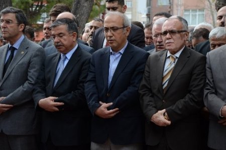 Bakan İsmet Yılmaz, Konya’da cenazeye katıldı