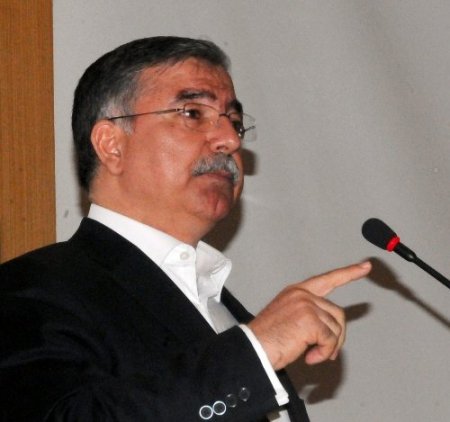 Bakan İsmet Yılmaz: Kürde hak vermek, Türkün hakkını daraltmaz