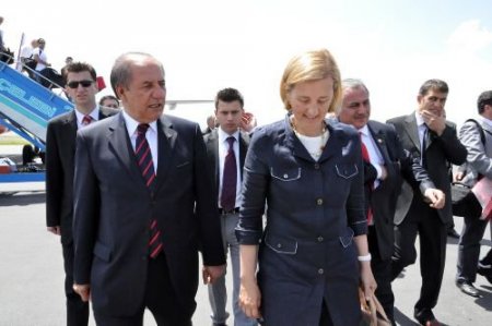 Bakan Kavaf Kars'ta