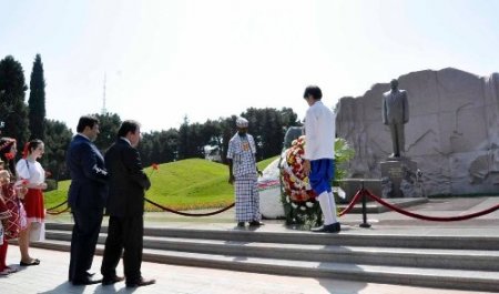Bakan Merdanov İNEPO'ya katılan öğrencileri kabul etti