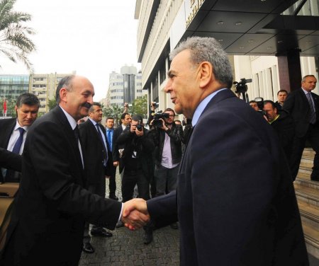 Bakan Müezzinoğlu, Başkan Kocaoğlu’nu ziyaret etti