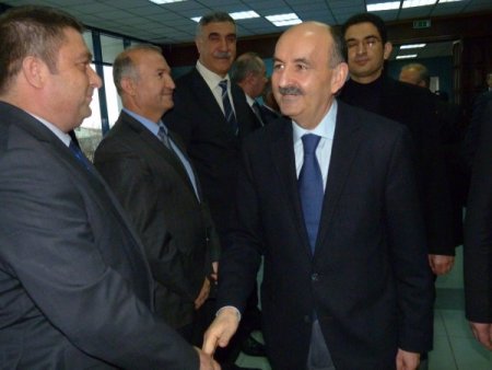 Bakan Müezzinoğlu, CHP'li Belediye Başkanı'nı ziyaret etti