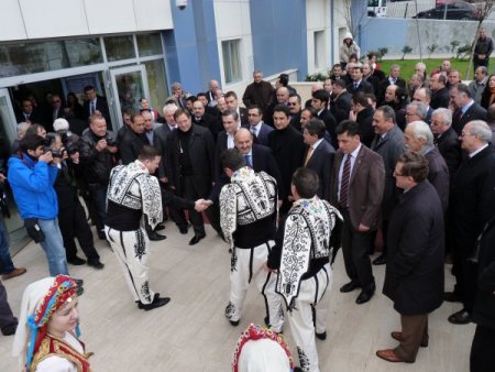 Bakan Müezzinoğlu, CHP'li Belediye Başkanı'nı ziyaret etti