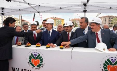 Bakan Müezzinoğlu, Malatya Nikah Sarayı’nın temelini attı