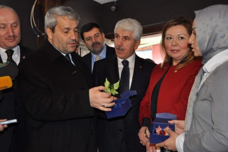 Bakan Nihat Ergün, girişimci kadınlarla buluştu