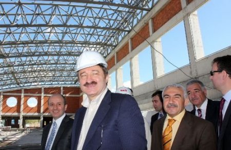 Bakan Özak, 2011 Üniversite Kış Oyunları Tesislerini Gezdi
