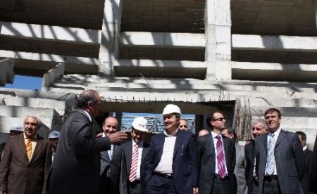 Bakan Özak, 2011 Üniversite Kış Oyunları Tesislerini Gezdi