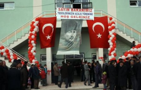 Bakan Özak, Niğde'de İncelemelerde Bulundu