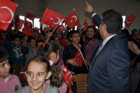 Bakan Şahin, 25 yıl sonra Elmalılı vatandaşlarla hasret giderdi