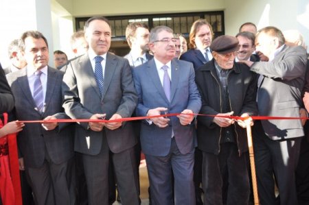 Bakan Şahin, 25 yıl sonra Elmalılı vatandaşlarla hasret giderdi