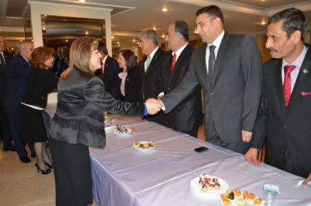 Bakan Şahin, bayramın ilk günü Suriyeliler ve şehit aileleriyle bir araya geldi