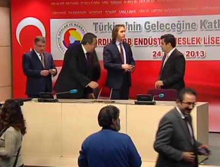 Bakan Şahin, görevden alındığını TOBB'un programında öğrendi