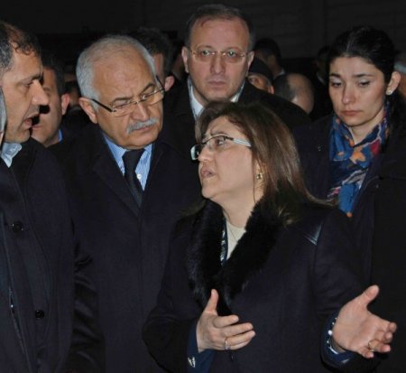 Bakan Şahin, yaralıları ve taziye evlerini ziyaret etti