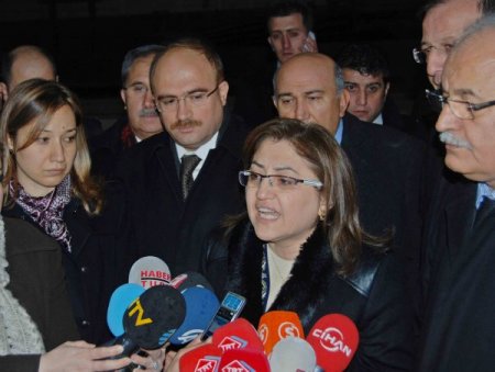 Bakan Şahin, yaralıları ve taziye evlerini ziyaret etti