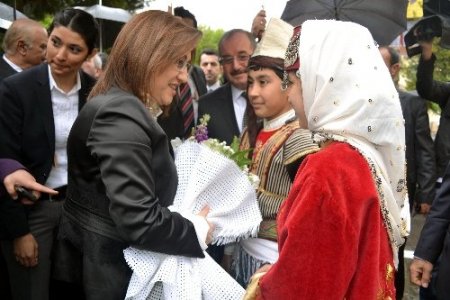 Bakan Şahin: Bir kadın karakola gitmeden 36 kere düşünüyor