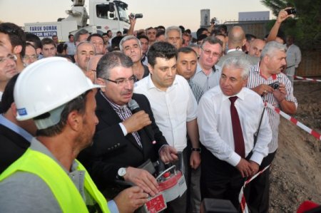 Bakan Şahin: Bu ülkede taş üstüne taş koyan herkese selam olsun