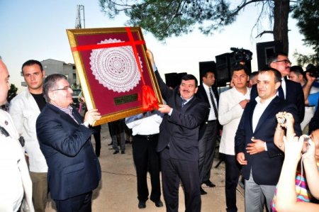 Bakan Şahin: Bu ülkede taş üstüne taş koyan herkese selam olsun