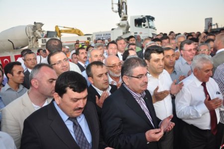 Bakan Şahin: Bu ülkede taş üstüne taş koyan herkese selam olsun