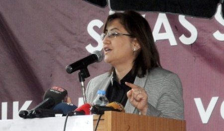 Bakan Şahin: Çatışmanın kazananı olmaz, millet çatışma istemiyor