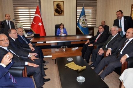Bakan Şahin: Gaziantep Ticaret Borsası ile yeni döneminde fark oluşturacağız