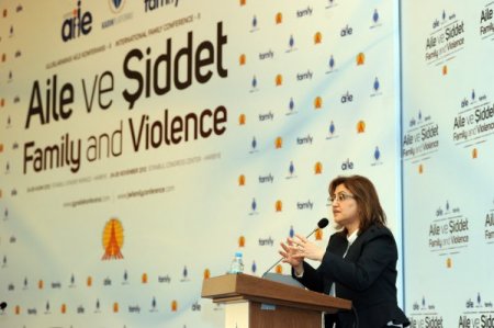 Bakan Şahin: Kadına şiddet problemi nasırlaşmış kalplerle çözülmez