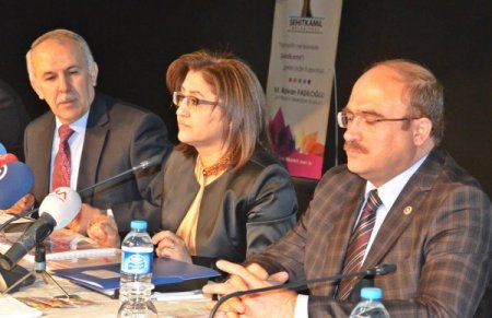 Bakan Şahin: Kamplardaki hayatı kolaylaştırmaya çalışıyoruz