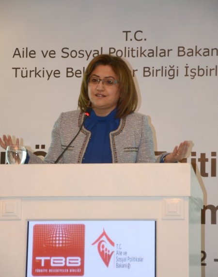 Bakan Şahin: Ombudsman desteği alan aileler boşanmaktan vazgeçiyor