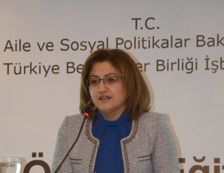 Bakan Şahin: Ombudsman desteği alan aileler boşanmaktan vazgeçiyor