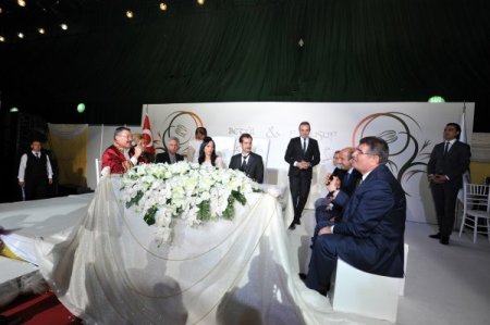 Bakan Şahin ve Yılmaz nikah şahidi oldu