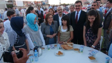 Bakan Şahin: Yoksulluk, Yasaklar Ve Yeni Anayasa En Önemli Görevlerimiz