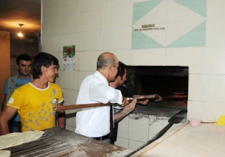 Bakan Şimşek, Batman'da Pide Pişirdi