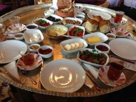 Bakan Şimşek, Saitabat köyünde kahvaltı yaptı