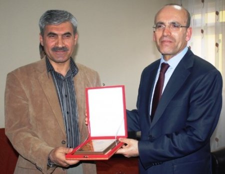 Bakan Şimşek Ensar Vakfı Batman şubesini ziyaret etti