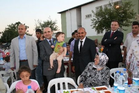 Bakan Şimşek: Referandumla Türkiye Son 8 Yılki Kazanımlarını Koruma Şansını Devam Ettirecek