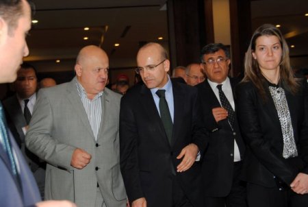 Bakan Şimşek: THY'nin 9 milyar dolarlık cirosunun yüzde 44'ü Türkiye'ye kalıyor