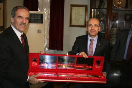 Bakan Şimşek: Türkiye’nin dışarıdan 32 milyar dolar alacağı var