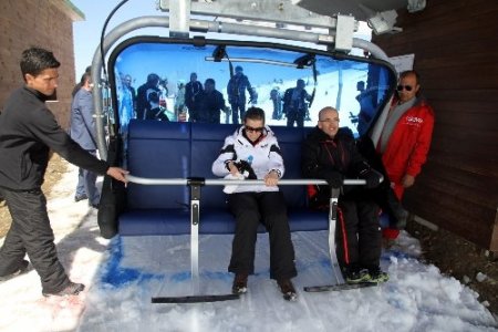 Bakan Şimşek Uludağ’da stres attı