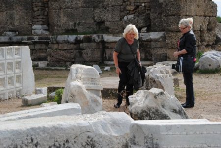 Bakan Yardımcısı Arıcı: Antalya'nın güneşli havası emekli turistleri cezbediyor
