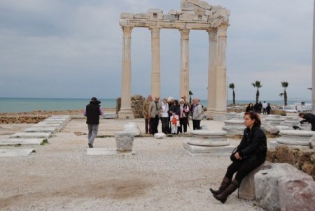Bakan Yardımcısı Arıcı: Apollon Tapınağı kültür turizminin sembolü