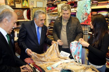 Bakan Yazıcı, Bursa esnafını ziyaret etti