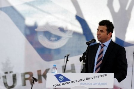 Bakan Yazıcı, kaçak sigaraları imha etti