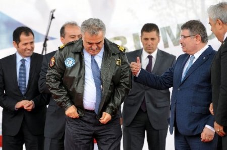 Bakan Yazıcı, kaçak sigaraları imha etti