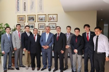 Bakan Yazıcı, Kazak-Türk Lisesi’ni ziyaret etti