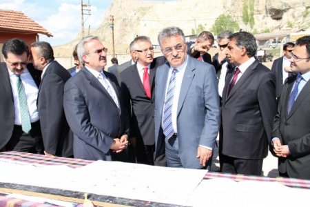 Bakan Yazıcı, Van'dan Ayrıldı