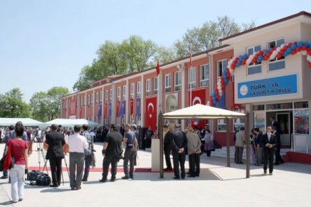 Bakan Yazıcı: Bütün Öğrenciler 4 Yıl İçinde Okula Bilgisayarla Gidip Gelecek