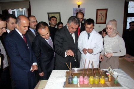 Bakan Yazıcı Ebru Çalışması Yaptı