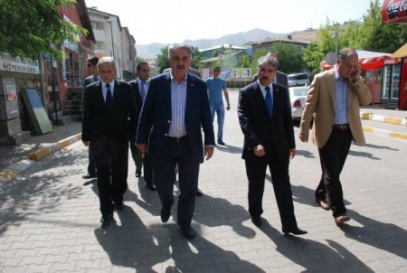 Bakan Yazıcı’dan İhtiyaç Sahibi Kadına Çamaşır Makinesi