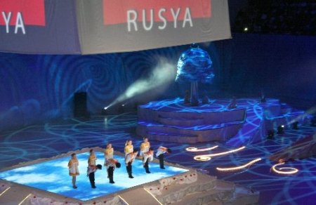 Bakan Yıldırım, 23 Nisan gala şenliğine katıldı