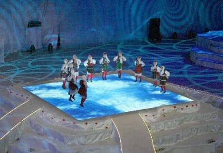 Bakan Yıldırım, 23 Nisan gala şenliğine katıldı