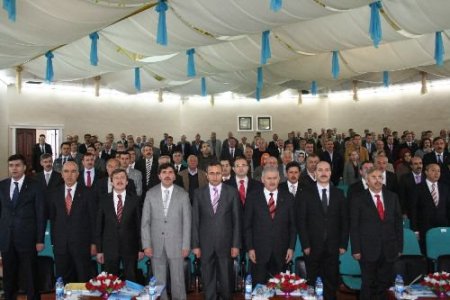 Bakan Yıldırım, Gece Türkü Söyledi, Gündüz Ergan Dağı'na Çıktı